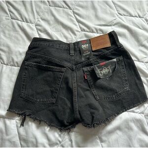 Highwaisted Levi shorts